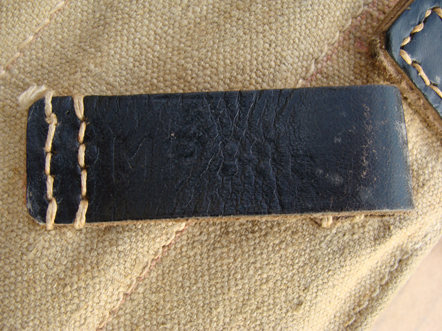 Type 3 set of pouches (designation on belt loop)