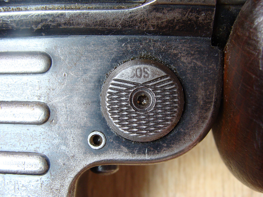 MP40/MP41 magazine release button with