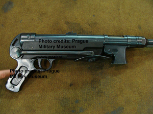 Experimental Merz Werke MP40 with integral Grip